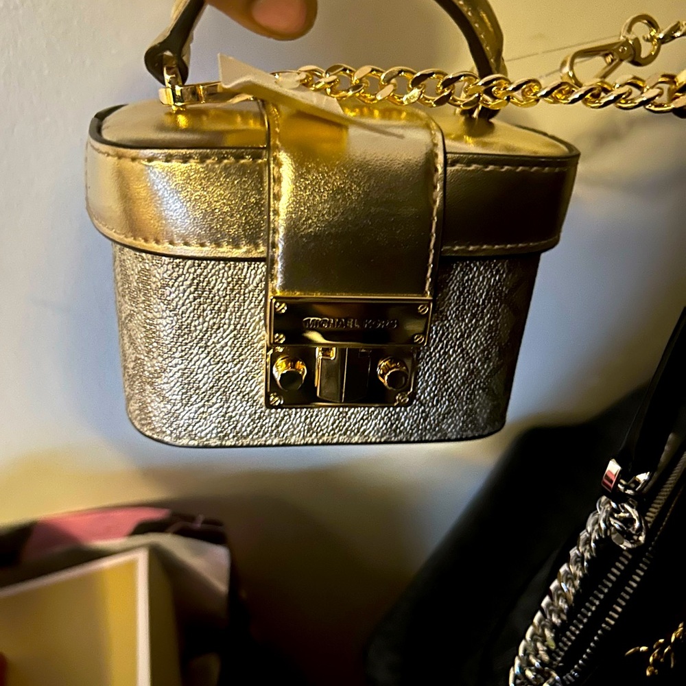 Micheal Kors crossbody bag
